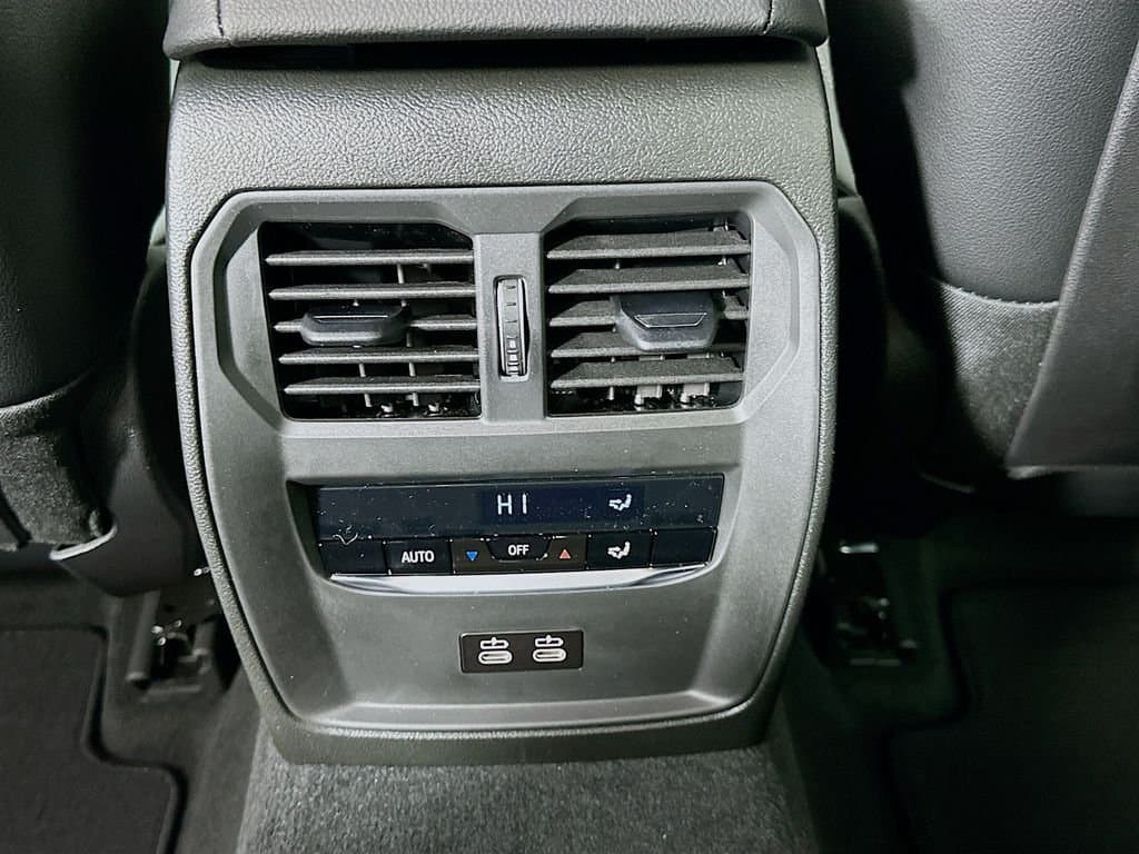 2026 BMW 3 Series - Image 18