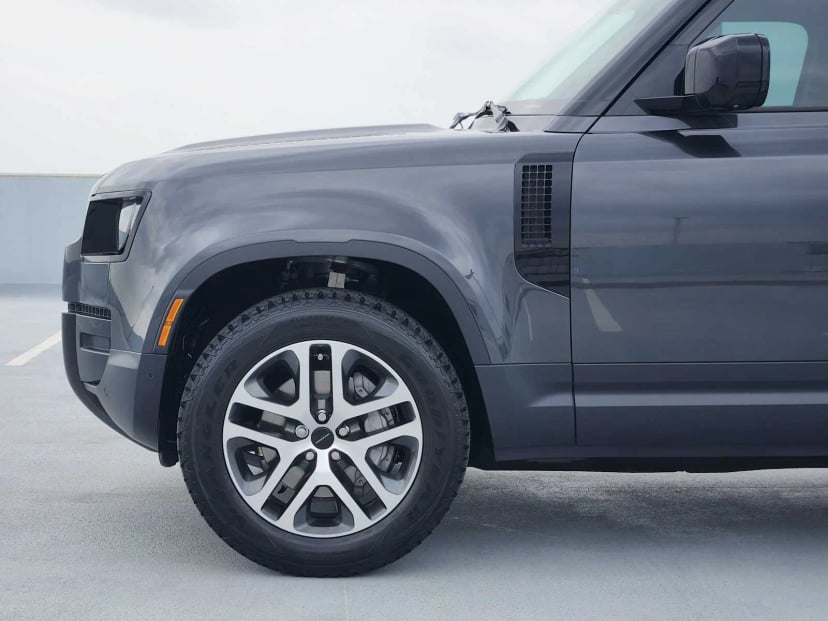 2026 LAND ROVER Defender 110 - Image 9