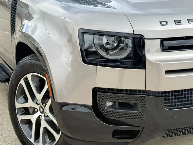 2023 Land Rover Defender 110 - Image 3