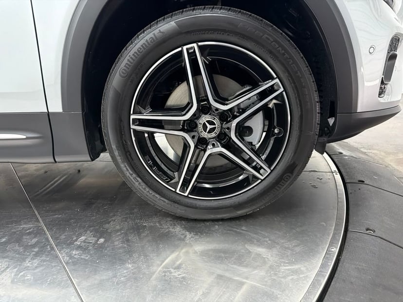 2026 Mercedes-Benz GLB - Image 9