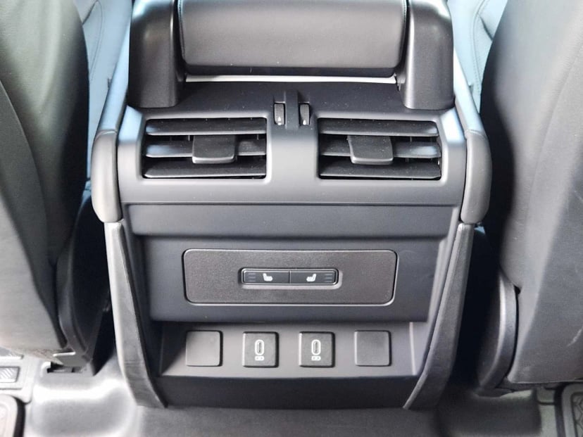 2026 LAND ROVER Defender 110 - Image 31