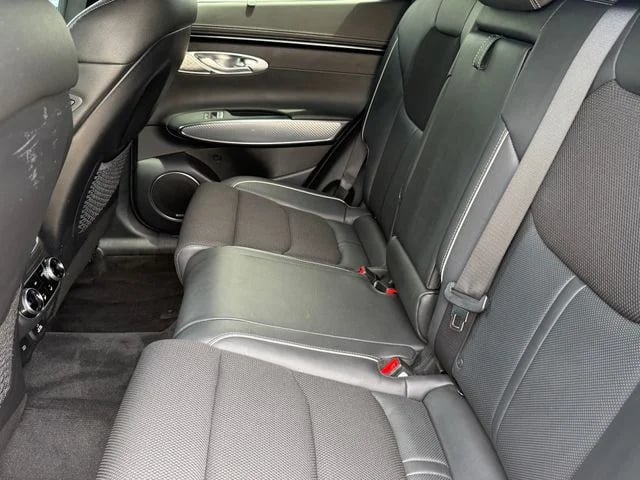 2023 Genesis GV70 - Image 25