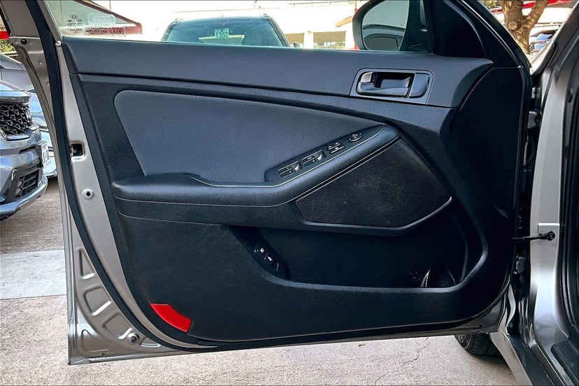 2015 Kia Optima - Image 21