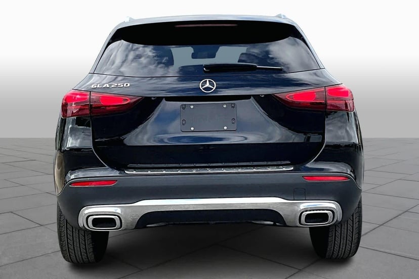 2025 Mercedes-Benz GLA 250 - Image 5