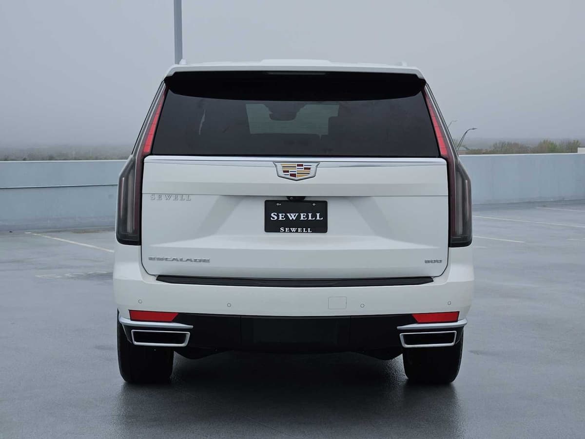 2023 Cadillac Escalade ESV - Image 6