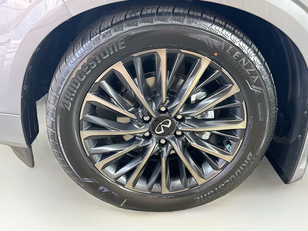 2026 INFINITI QX80 - Image 40