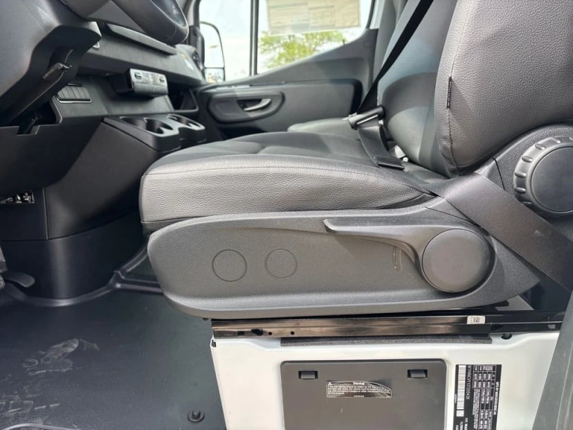 2025 Mercedes-Benz Sprinter 2500 - Image 21