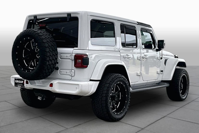 2021 Jeep Wrangler - Image 12