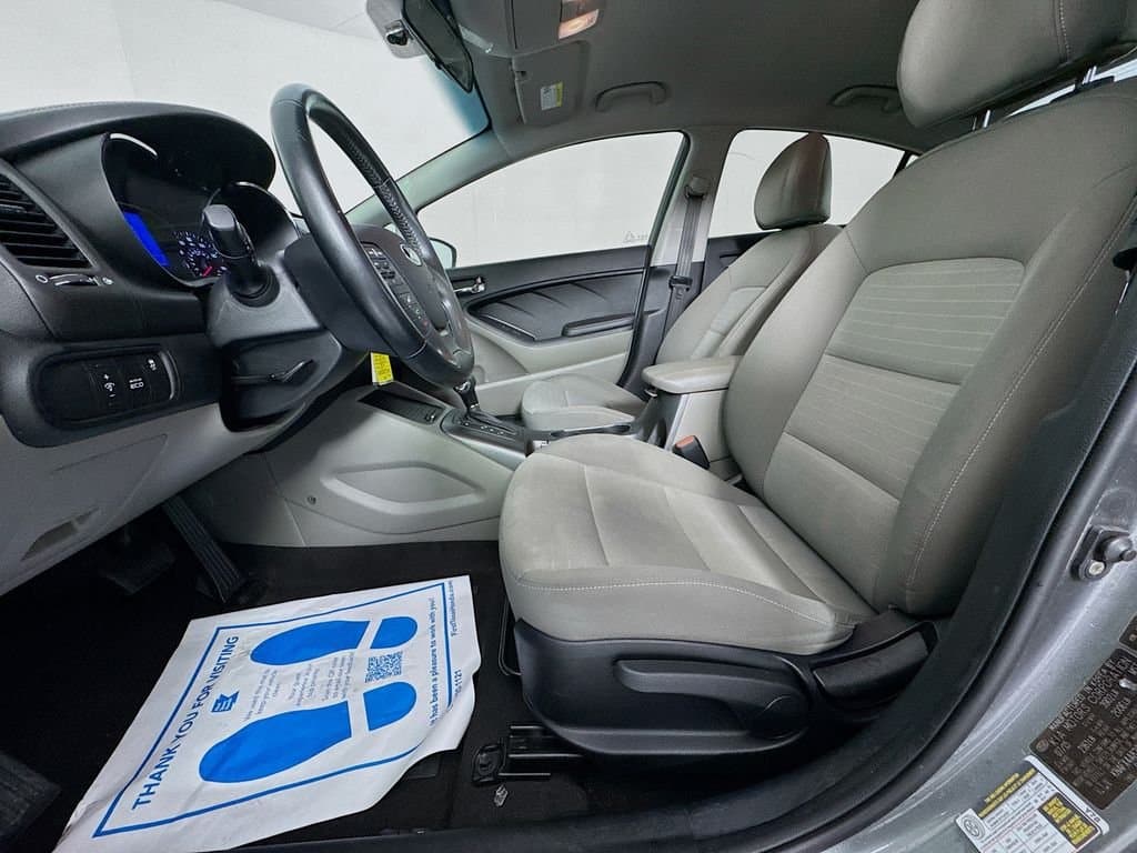 2016 KIA Forte - Image 24