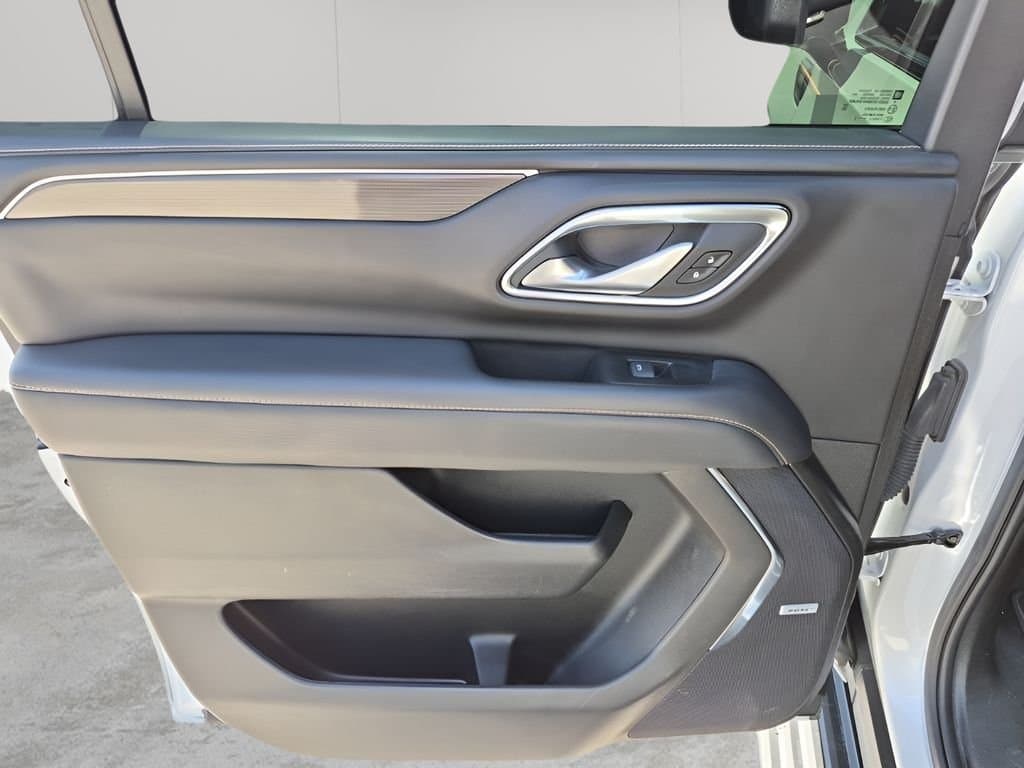 2022 GMC Yukon XL - Image 17