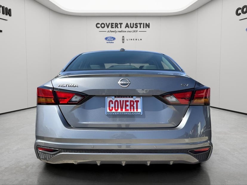 2024 Nissan Altima - Image 4