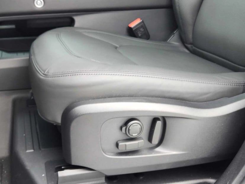 2026 LAND ROVER Defender 110 - Image 23