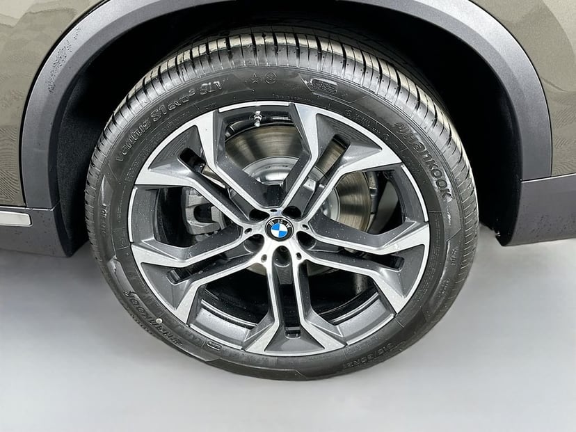 2026 BMW X5 - Image 23