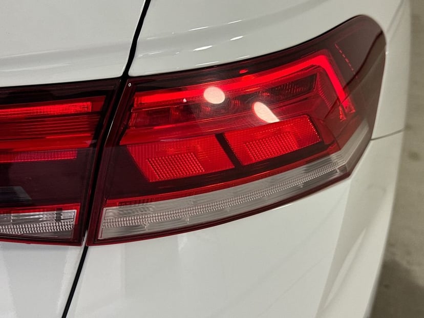 2022 Volkswagen Passat - Image 32