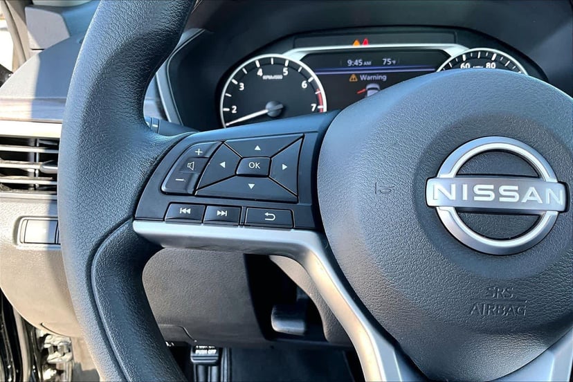 2025 Nissan Altima - Image 24