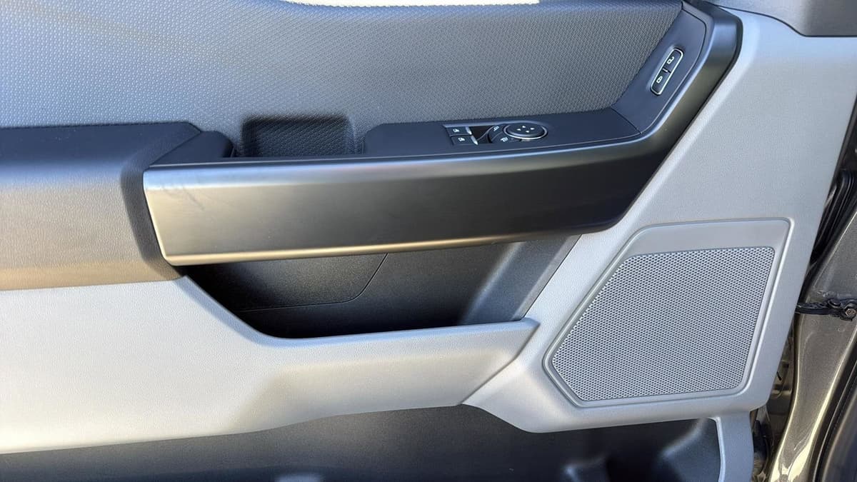 2025 Ford F-150 - Image 12