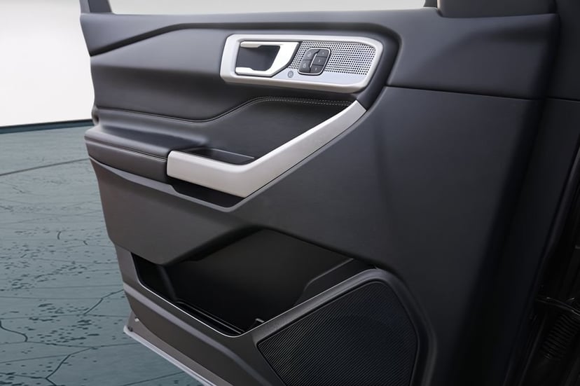 2023 Ford Explorer - Image 25