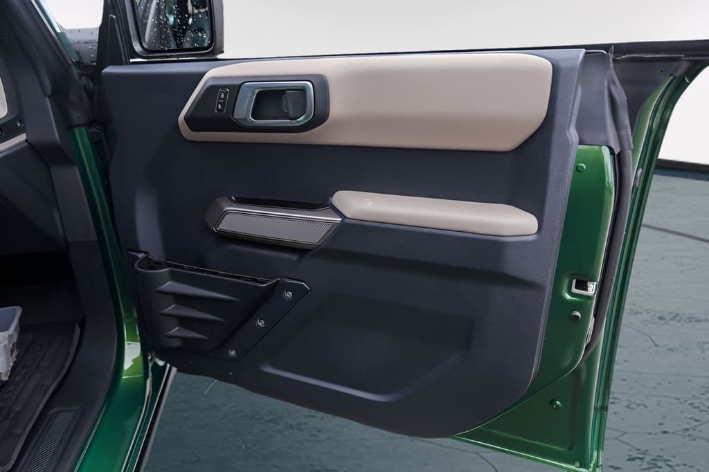 2023 Ford Bronco - Image 30