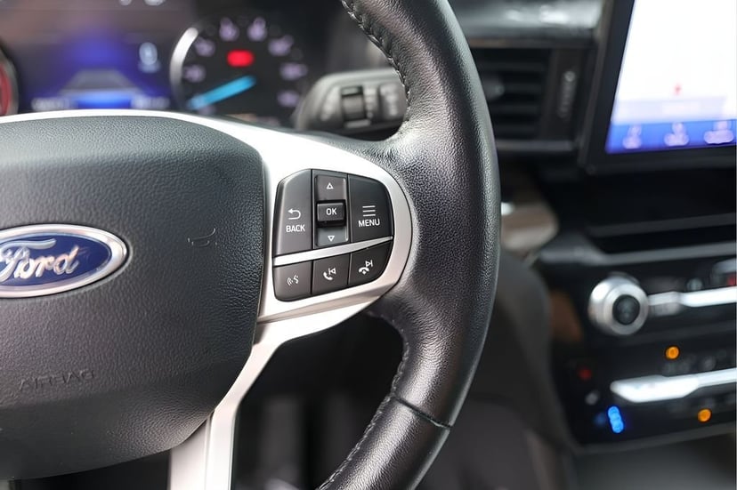 2023 Ford Explorer - Image 16