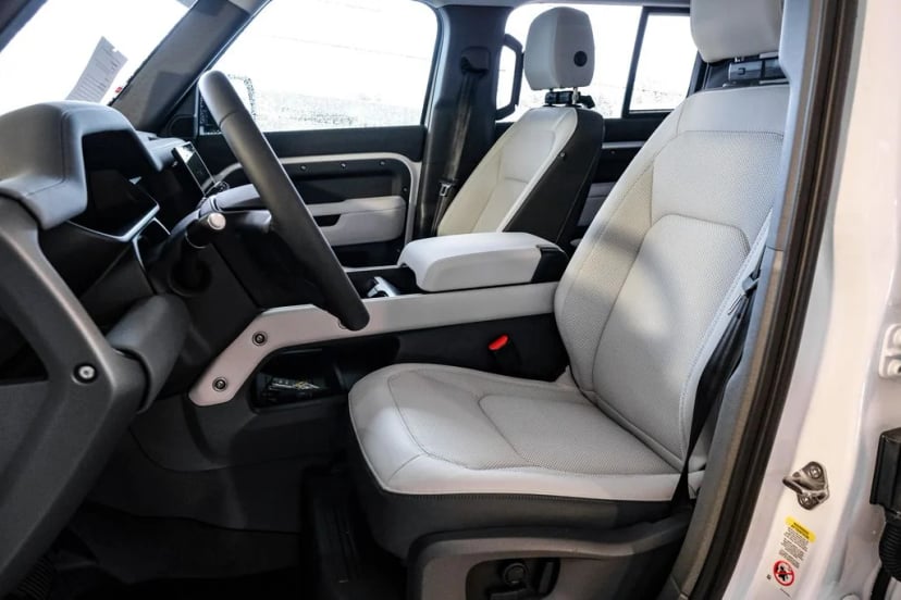 2026 Land Rover Defender 110 - Image 20