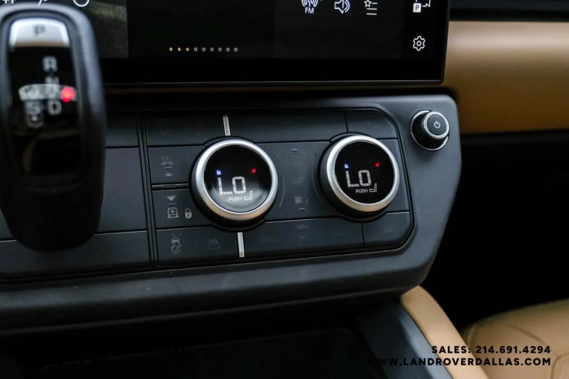 2026 Land Rover Defender 110 - Image 29