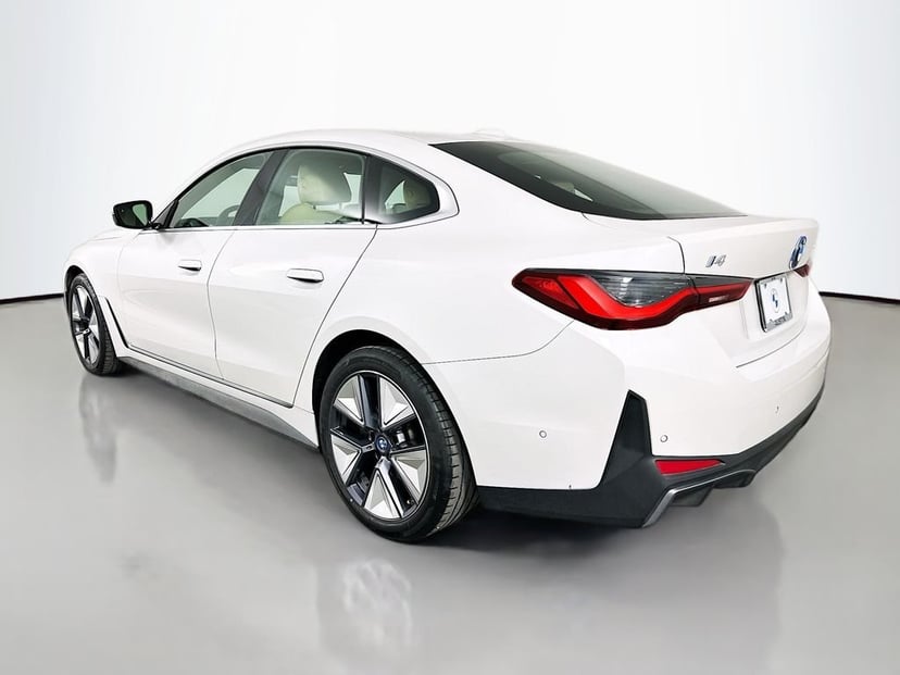2023 BMW i4 - Image 7