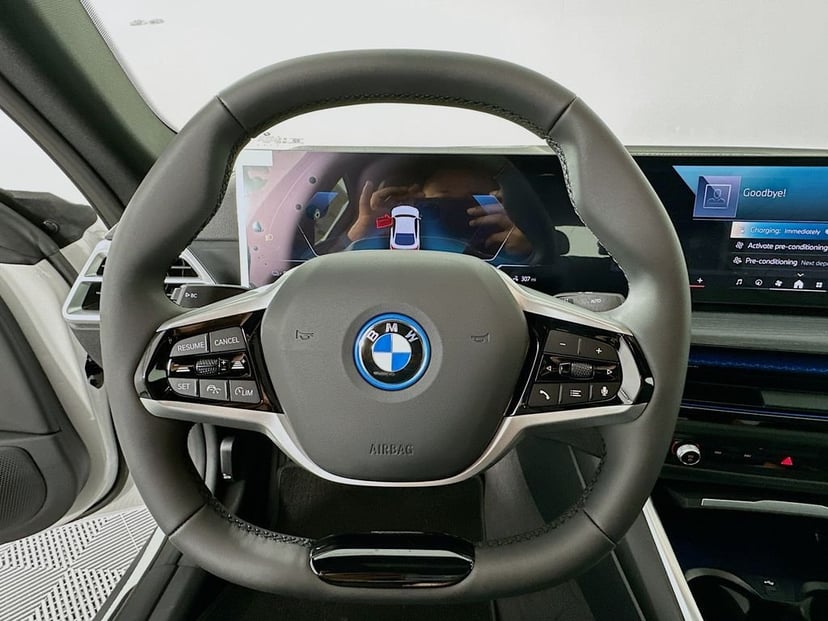 2026 BMW i4 - Image 10