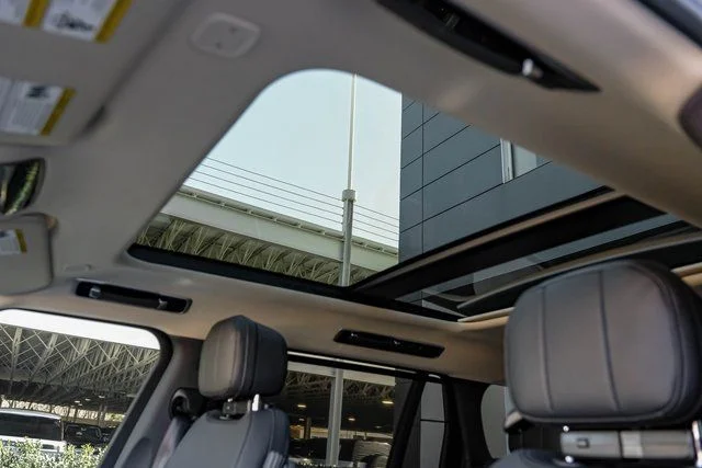 2026 Land Rover Range Rover - Image 29