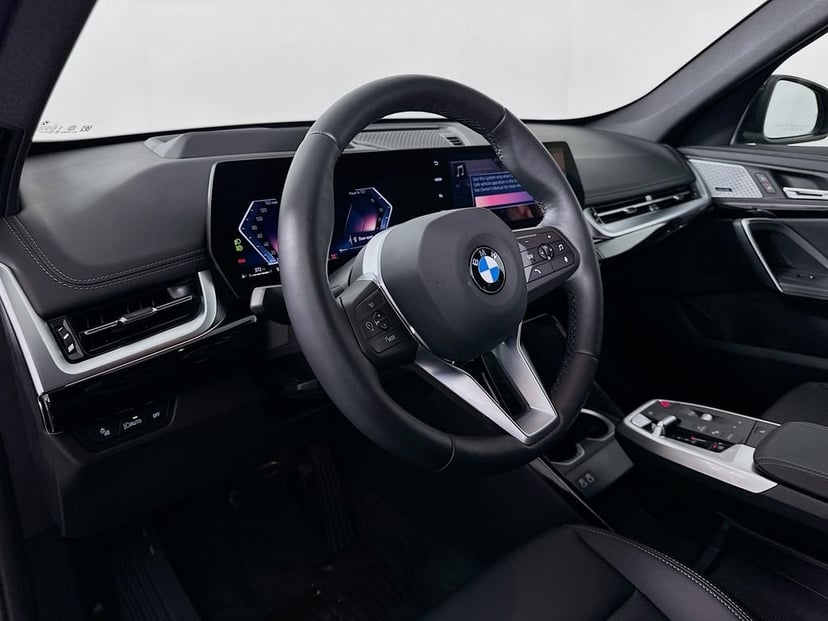 2025 BMW X1 - Image 9
