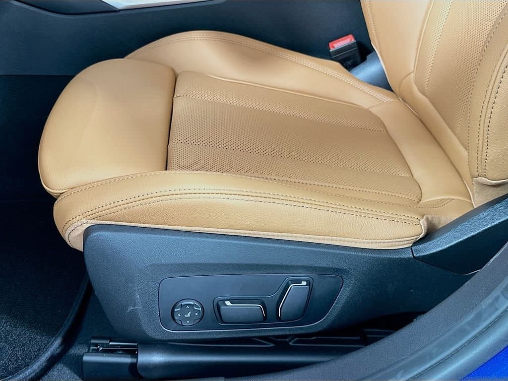 2026 BMW 3 Series - Image 21