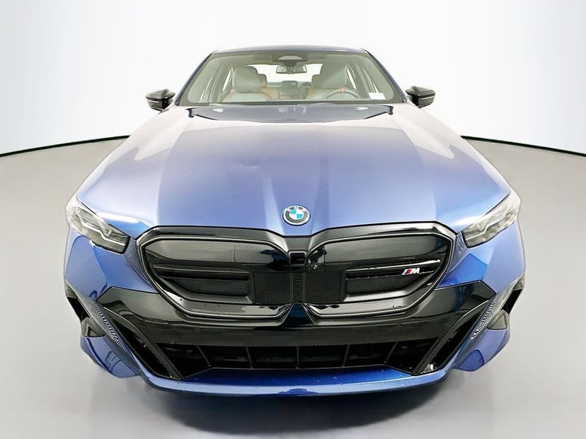 2026 BMW i5 - Image 2