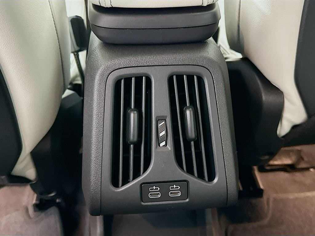 2026 BMW X1 - Image 18