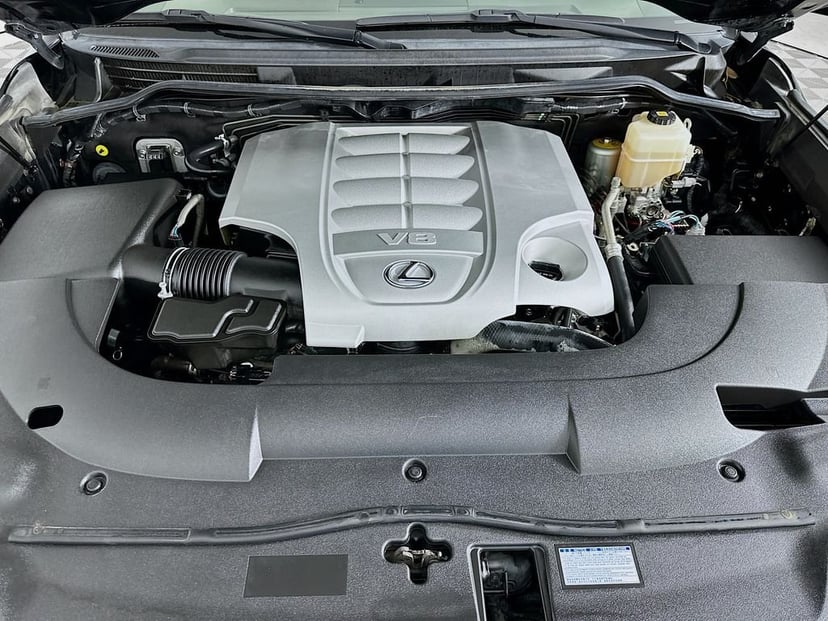 2018 Lexus LX - Image 31