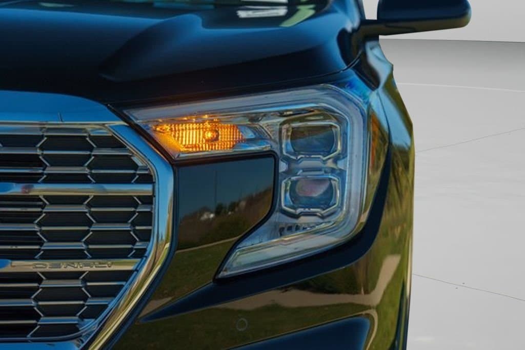 2024 GMC Terrain - Image 3