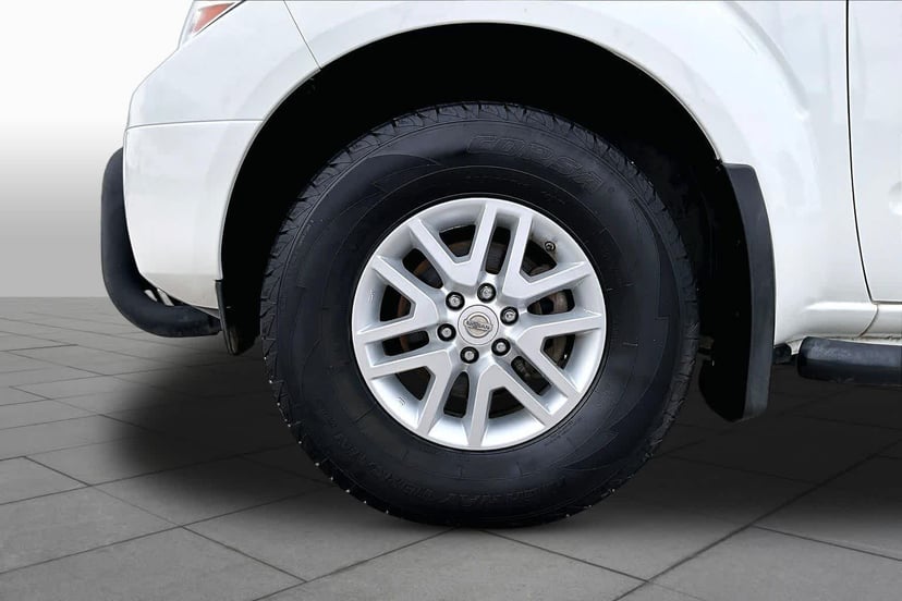 2017 Nissan Frontier - Image 11