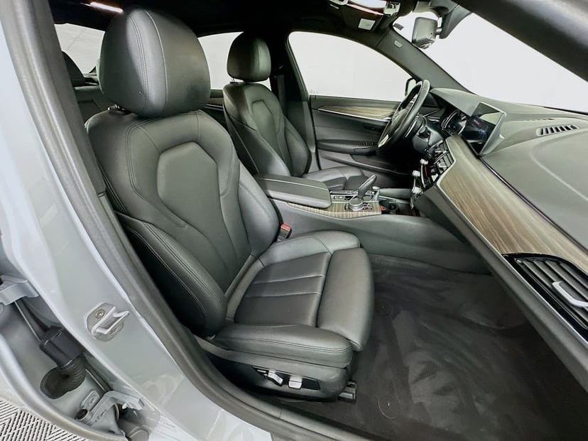2018 BMW 5 Series - Image 29