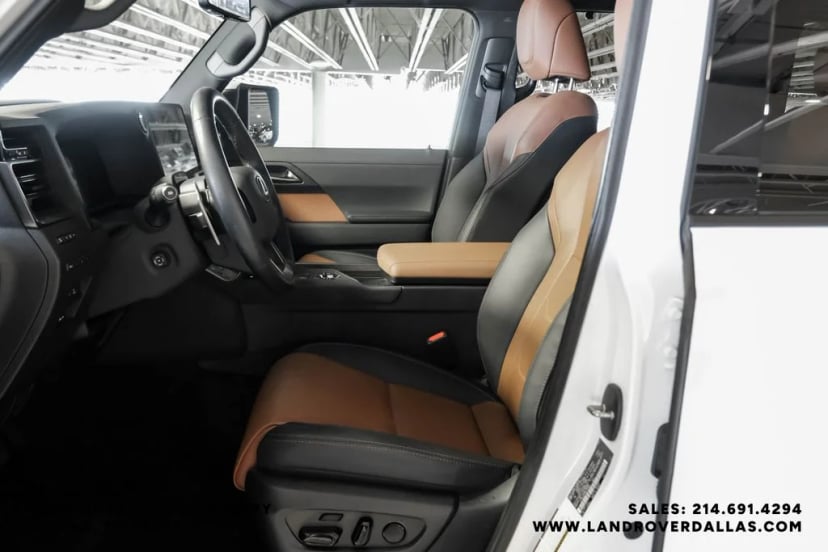 2024 Lexus GX - Image 3