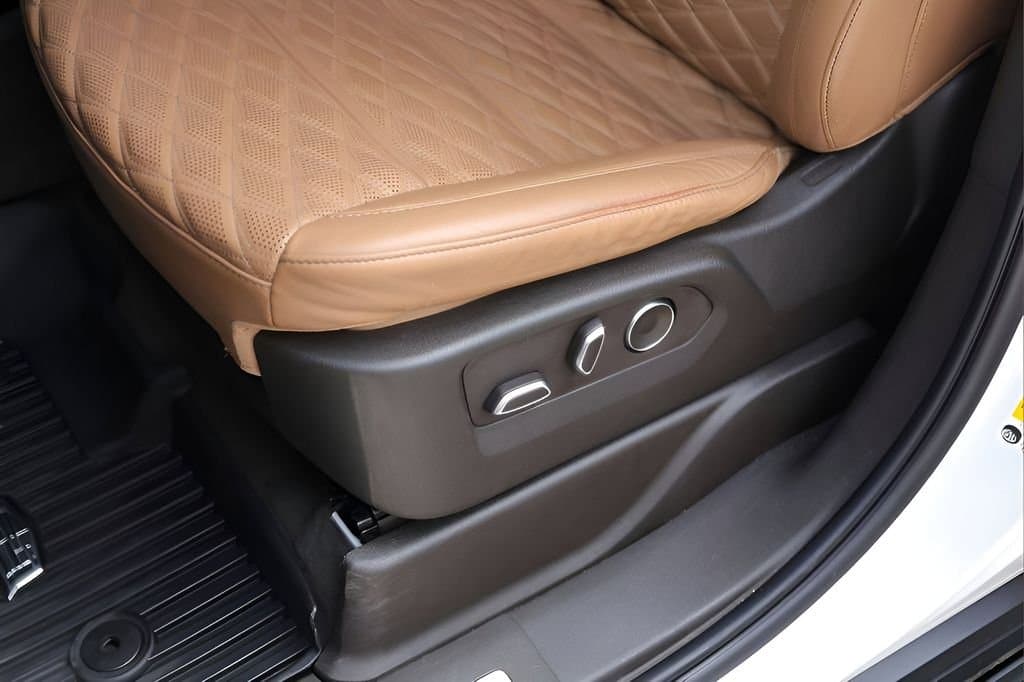 2021 Cadillac Escalade - Image 8