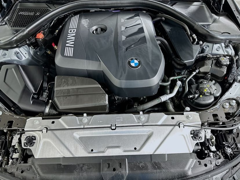 2025 BMW 3 Series - Image 31