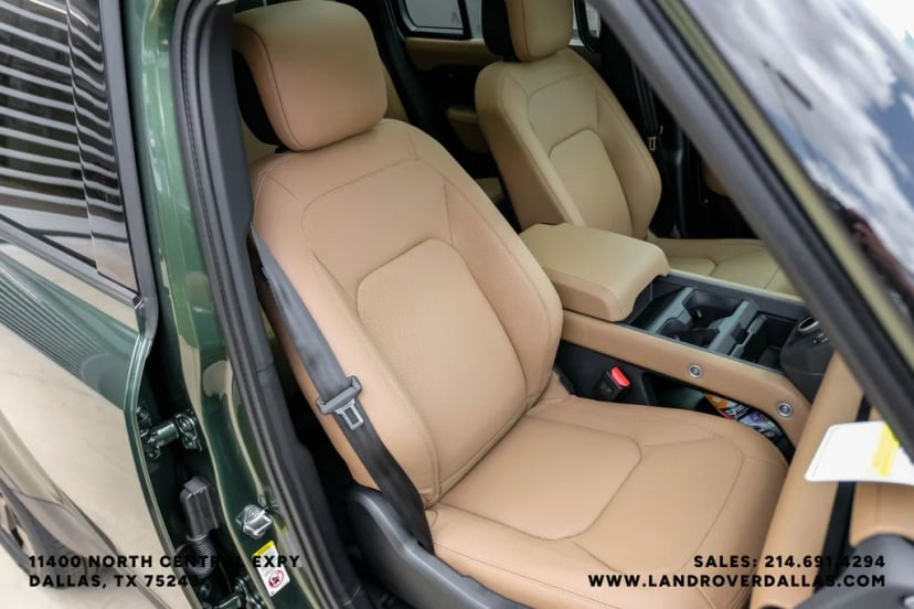 2026 Land Rover Defender 110 - Image 37