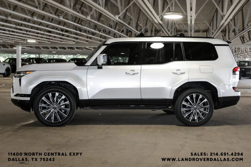2024 Lexus GX - Image 11
