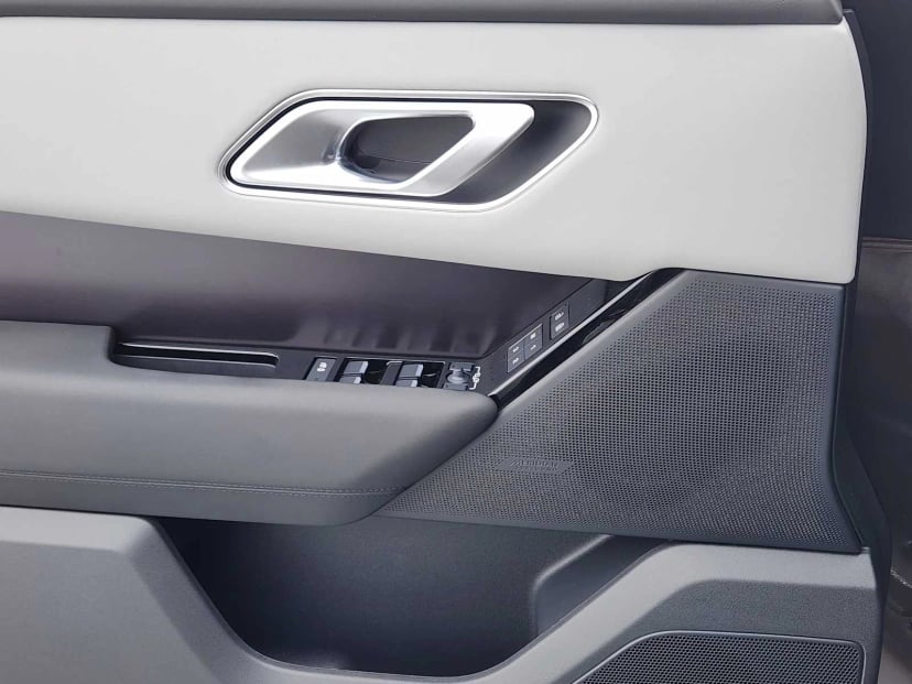 2026 LAND ROVER Range Rover Velar - Image 20