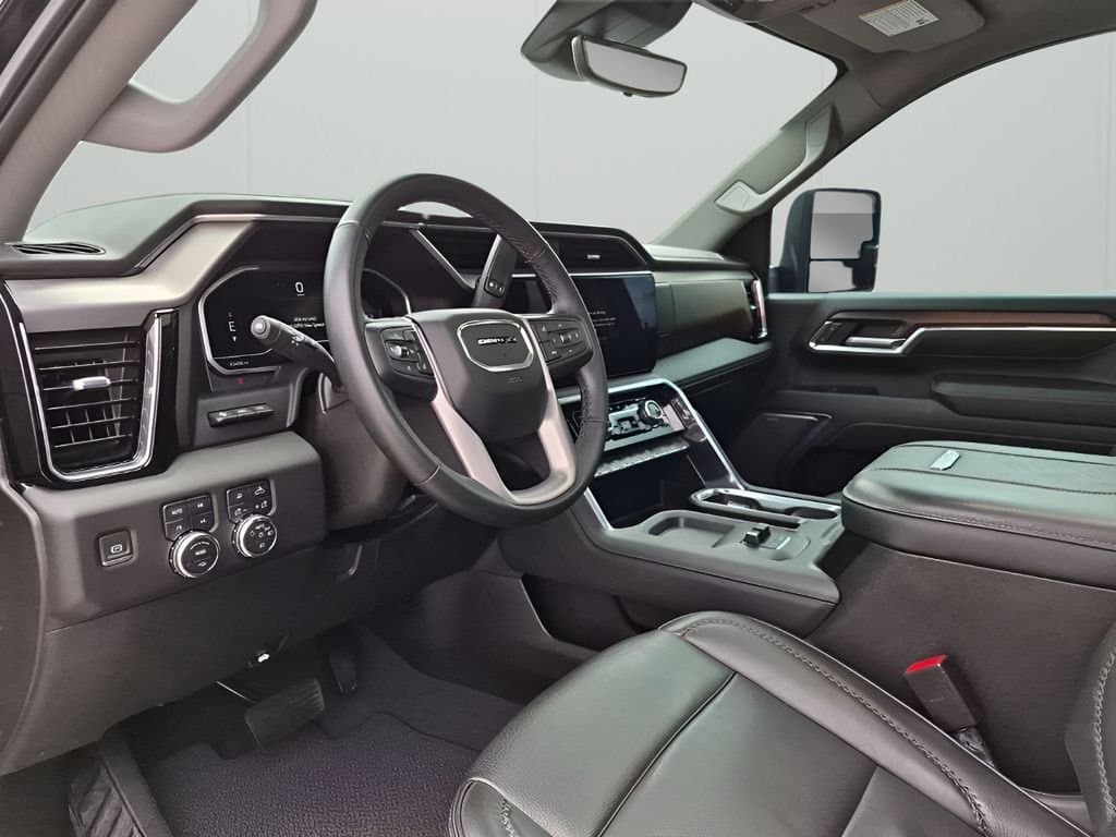 2024 GMC Sierra 2500HD - Image 30