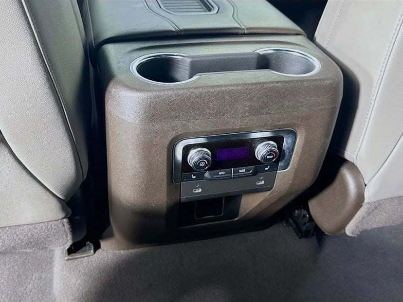 2022 GMC Yukon - Image 30