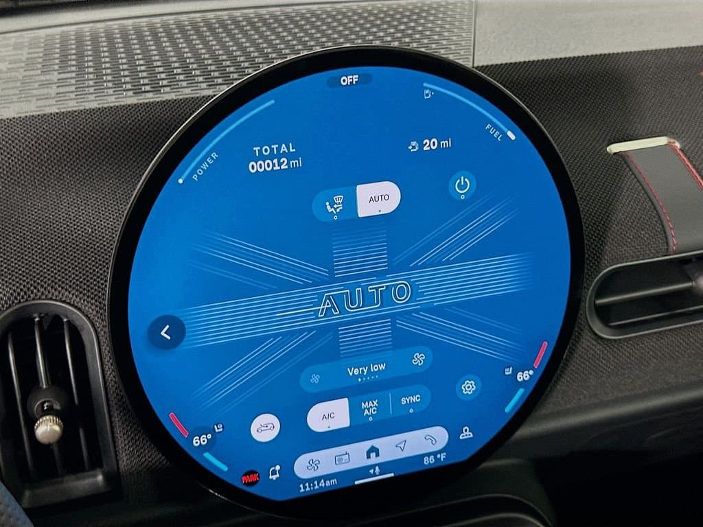 2025 MINI John Cooper Works - Image 14