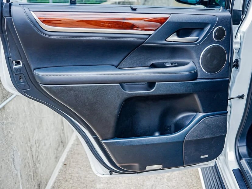 2021 Lexus LX - Image 36