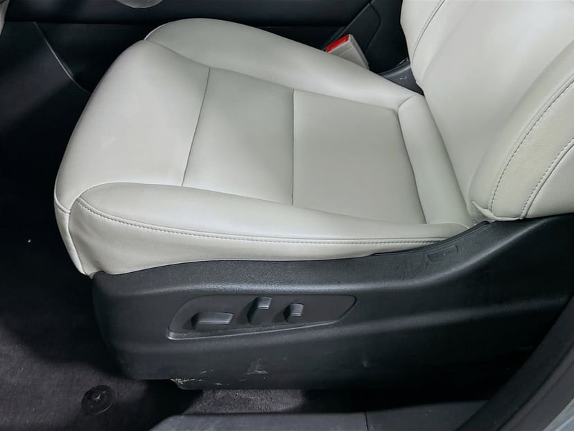 2023 Cadillac XT4 - Image 19
