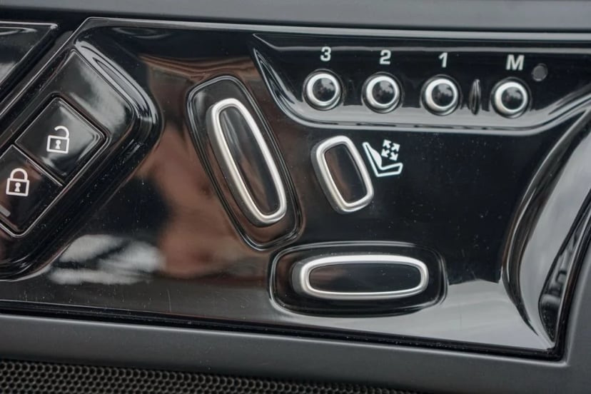 2023 Jaguar F-TYPE - Image 25