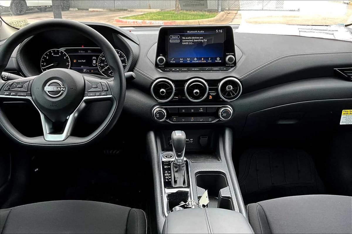 2025 Nissan Sentra - Image 5