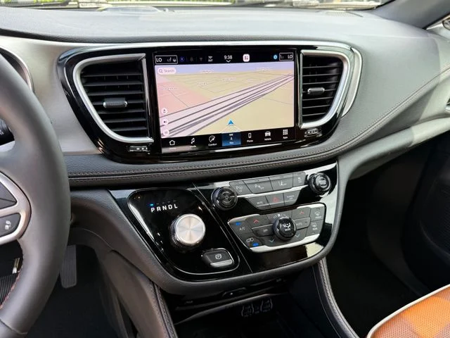 2024 Chrysler Pacifica Hybrid - Image 16